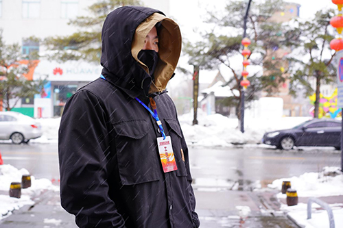 春雪中的守望者：疫情不除，我們不散